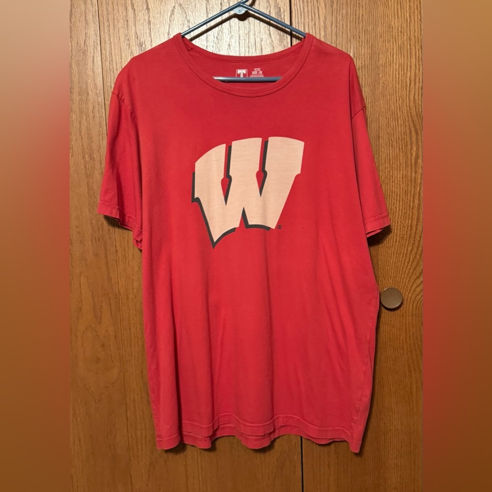 Wisconsin Badgers Graphic Tee